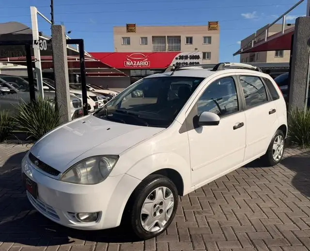 Carro Ford Fiesta Hatch 2004 Class 1.6 8V