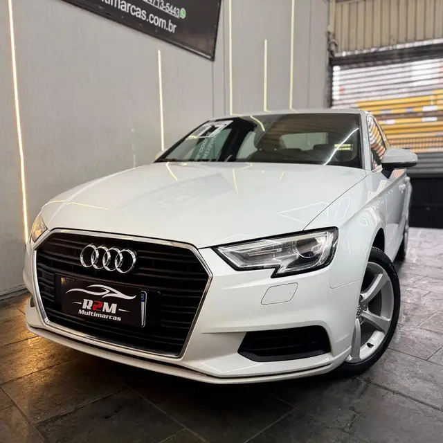 Carro Audi A3 2017 1.4 TFSI Ambiente Tiptronic (Flex)