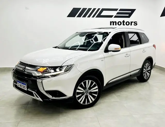 Carro Mitsubishi Outlander 2022 HPE-S 3.0 4WD (Aut)