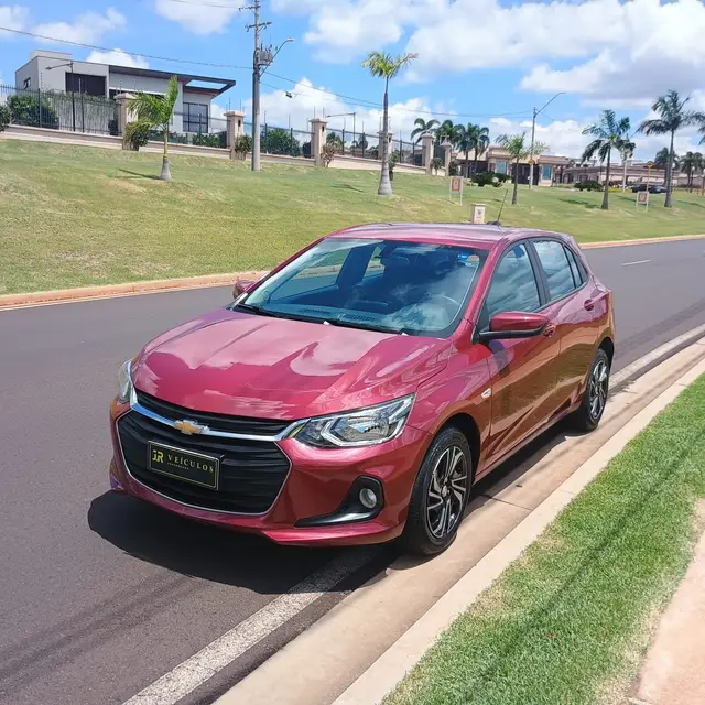 Carro Chevrolet Onix 2024 LT 1.0