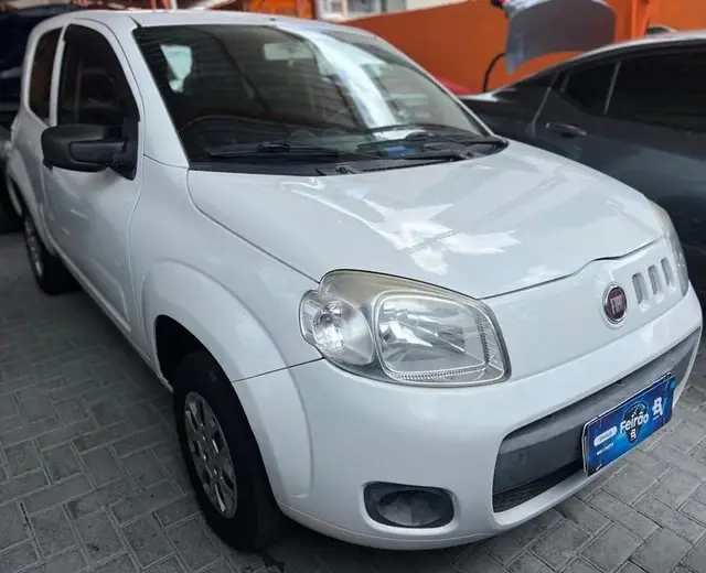 Carro Fiat Uno 2015 Attractive 1.0 8V (Flex) 4p