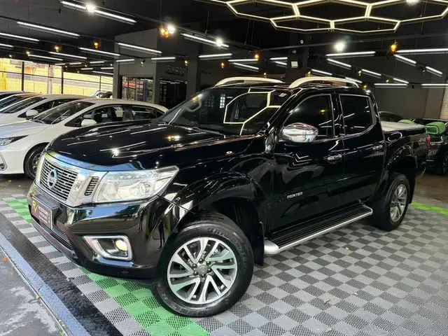 Carro Nissan Frontier 2017 2.3 TD CD LE 4x4 (Aut)