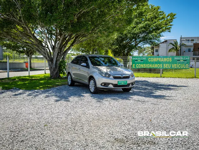 Carro Fiat Siena 2013 Essence 1.6 16V (Flex)