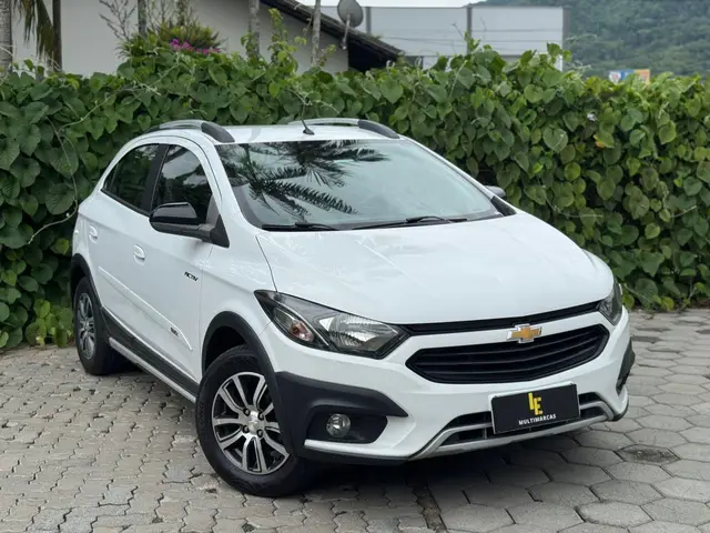 Carro Chevrolet Onix 2017 HATCH EFFECT 1.4 8V F.Power (Mec.)