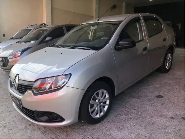 Carro Renault Logan 2017 Dynamique 1.6 16V SCe (Flex)