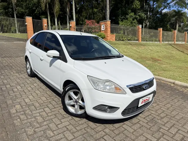 Carro Ford Focus Sedan 2011 Ghia 2.0 16V (Flex)