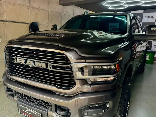 Carro Ram 2500 2024 Laramie Night Edition 6.7 4X4