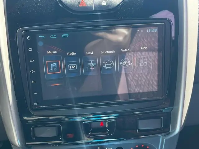 Carro Renault Duster Oroch 2018 2.0 16V Dynamique (Flex)