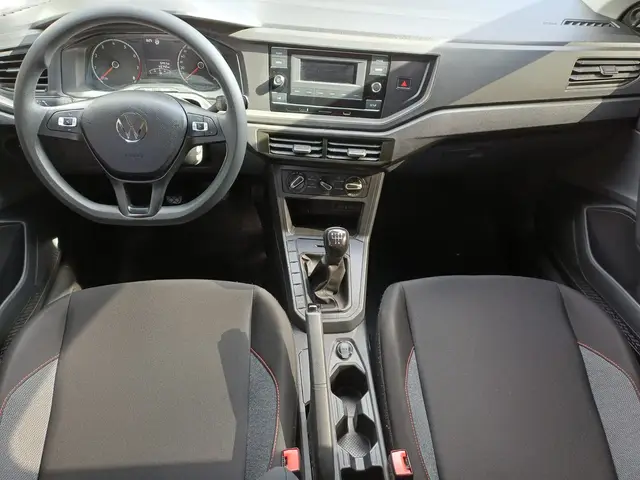 Carro Volkswagen Polo 2025 Track 1.0 Flex 12V 5p