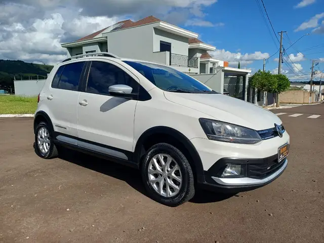 Carro Volkswagen CrossFox 2016 1.6 16v MSI (Flex)
