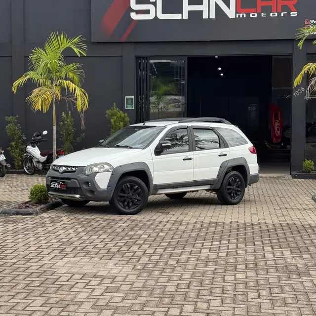 Carro Fiat Palio Weekend 2013 Adventure 1.8 16V (Flex)