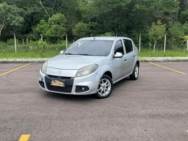 Carro Renault Sandero 2014 Authentique 1.0 16V (flex)