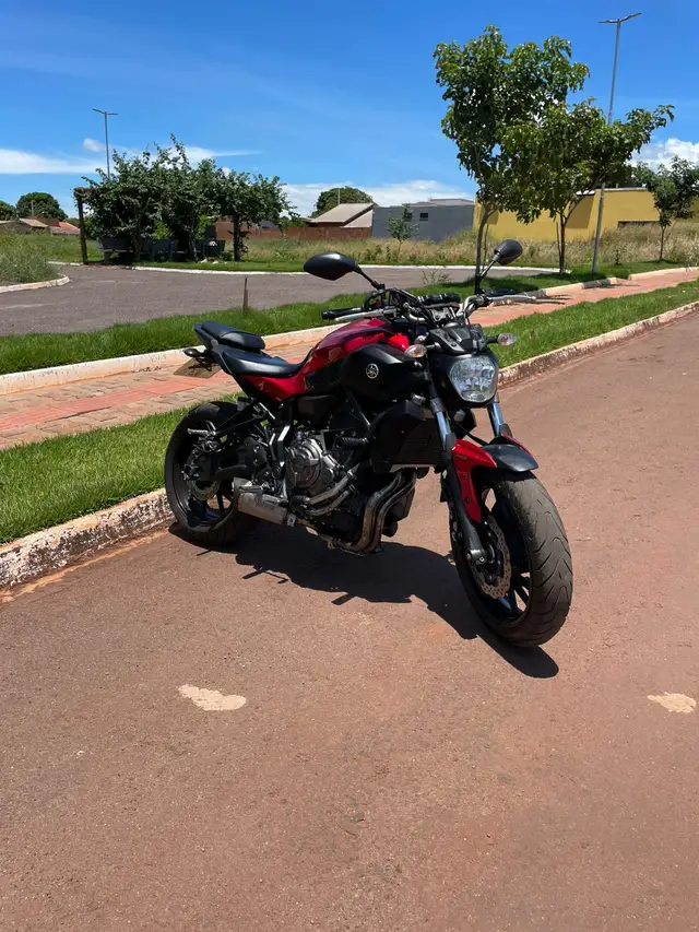 Moto Yamaha MT-07 2017 STD