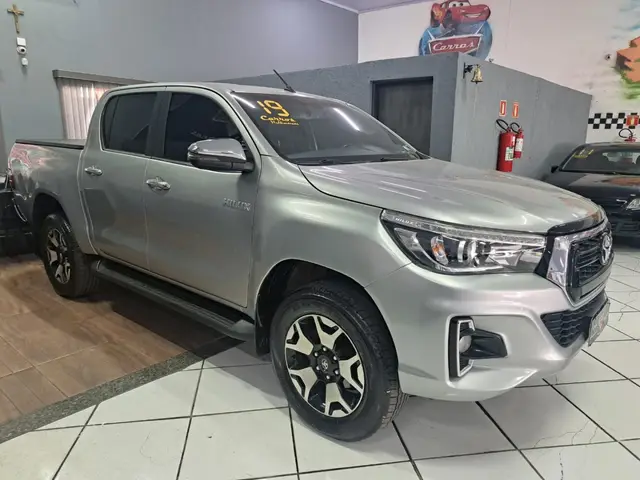 Carro Toyota Hilux Cabine Dupla 2019 Hilux 2.8 TDI SRX CD 4x4 (Aut)