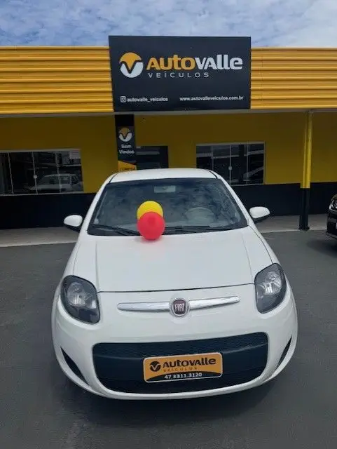 Carro Fiat Palio 2015 Attractive 1.0 Evo (Flex)