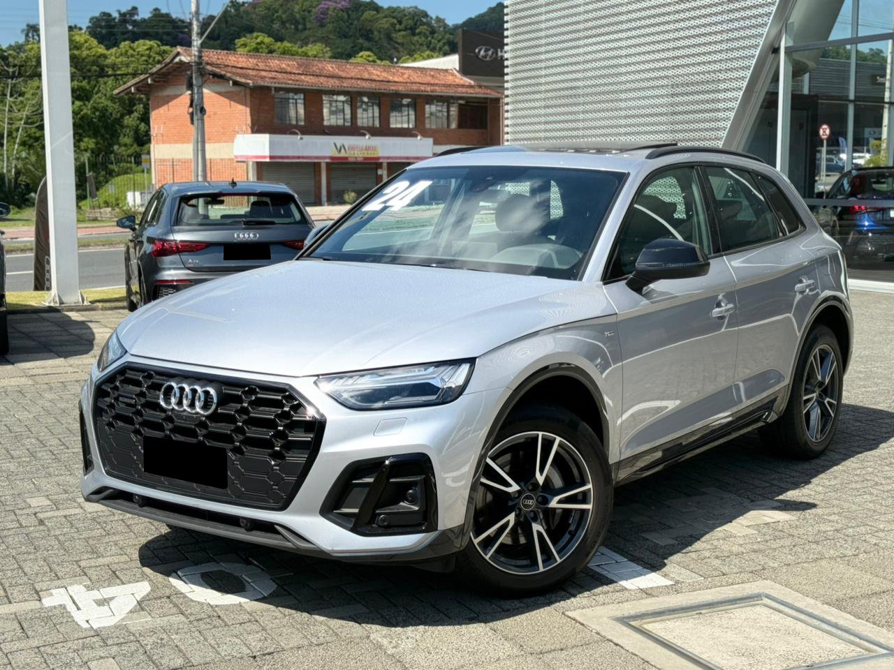 audi q5 perf. black 2.0 tfsie s.tr. qt (hib.)