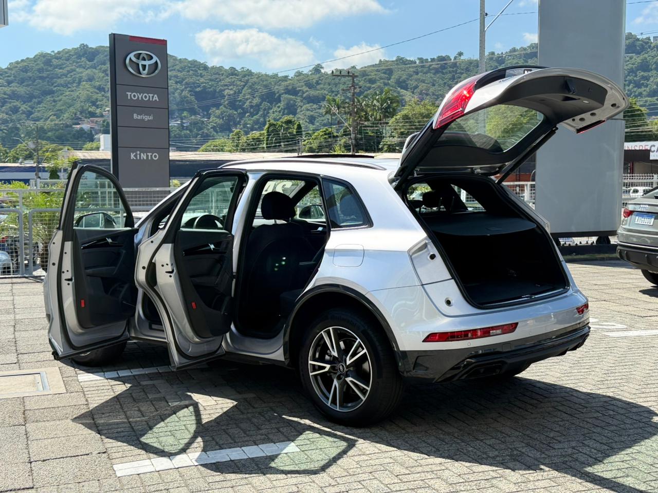 audi q5 perf. black 2.0 tfsie s.tr. qt (hib.)