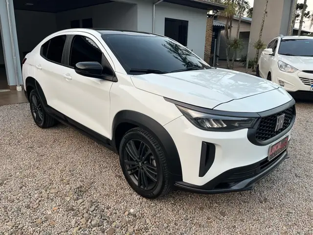 Carro Fiat Fastback 2024 Turbo 200