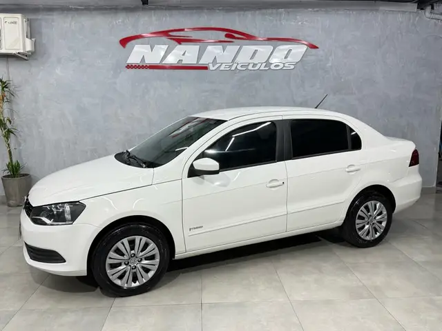 Carro Volkswagen Voyage 2014 1.6 VHT (Flex)