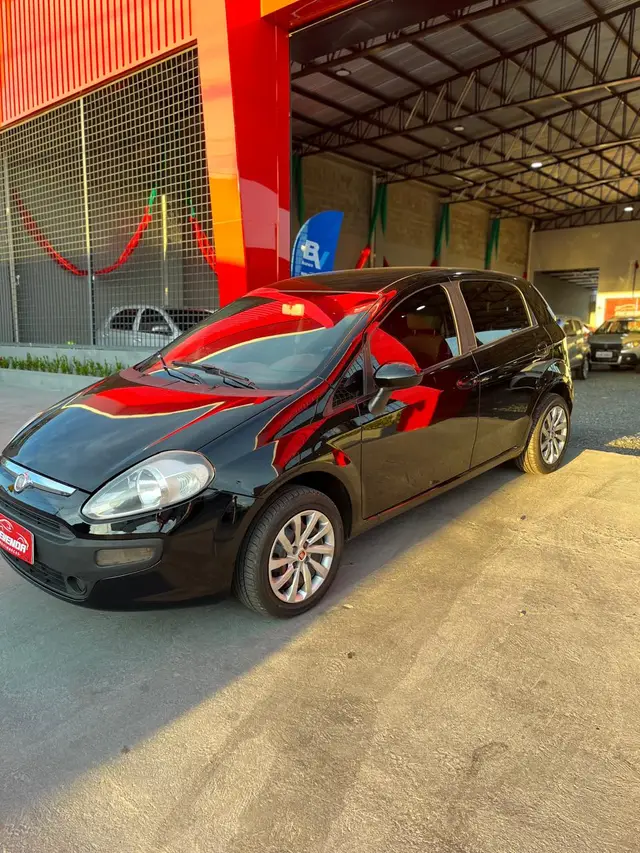 Carro Fiat Punto 2014 Attractive 1.4 (Flex)