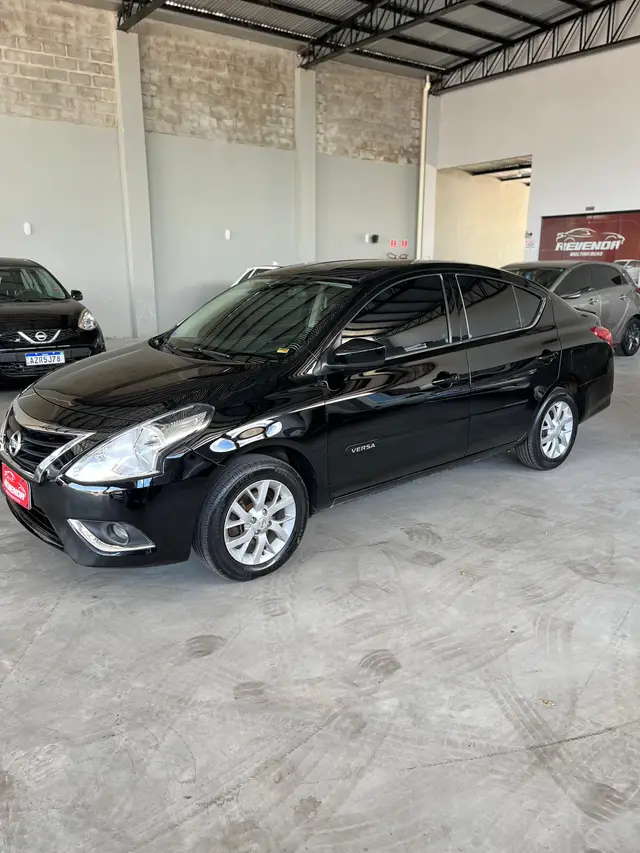Carro Nissan Versa 2016 1.6 16V SL (Flex)
