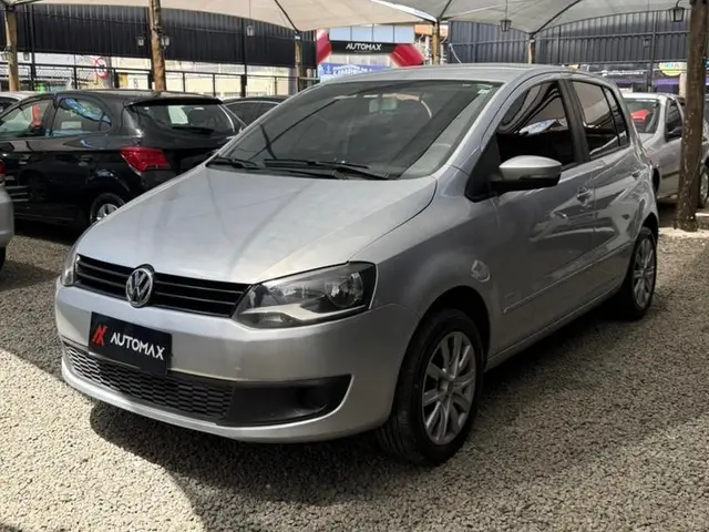 Carro Volkswagen Fox 2013 1.0 VHT (Flex) 4p