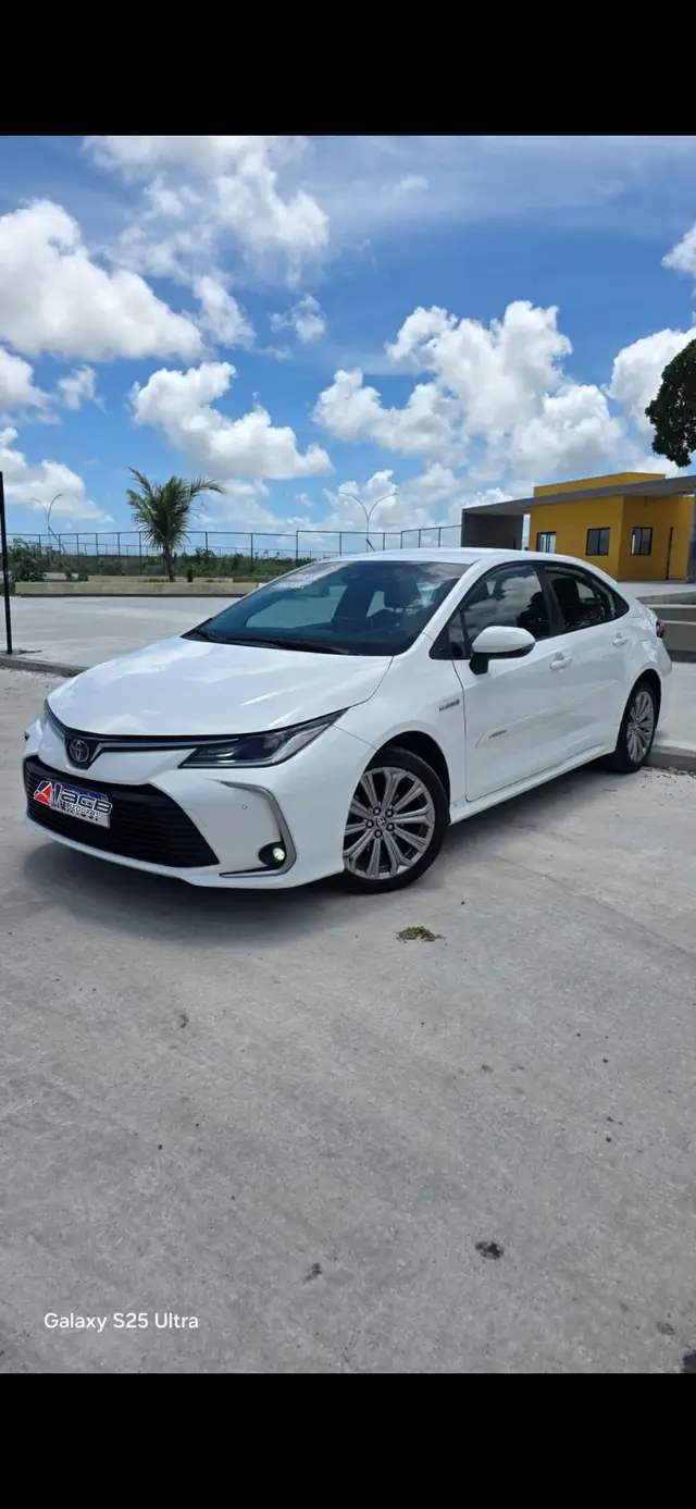 Carro Toyota Corolla 2023 Altis Hybrid 1.8 Flex