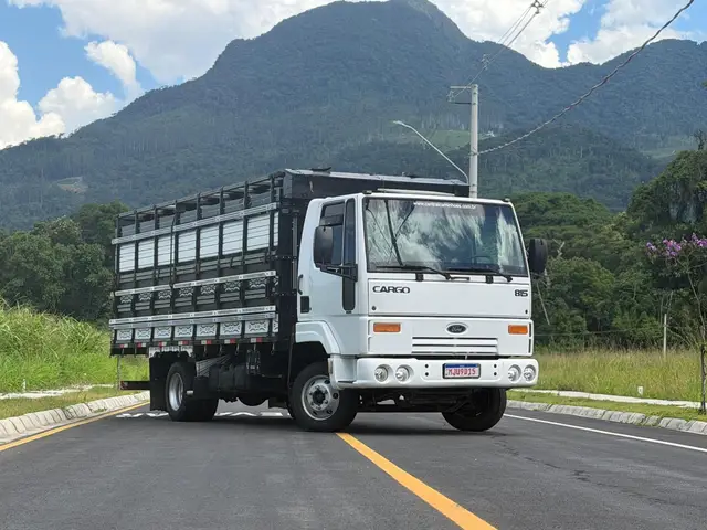 Caminhão Ford Cargo 815 t 2012 Cargo 815-T 4X2 (Eletronico)