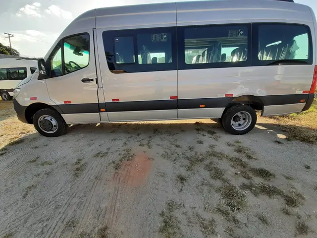 Carro Mercedes-Benz Sprinter 2022 VAN 516 CDI 17+1 (lugares) K53A UP1