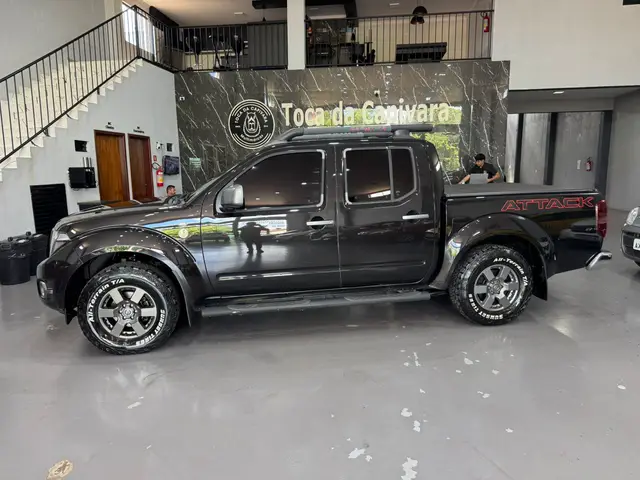 Carro Nissan Frontier 2013 2.5 TD CD 4x2 SV Attack