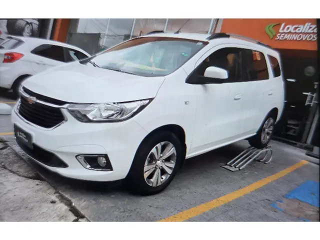 Carro Chevrolet Spin 2023 Premier 1.8 (Aut.)