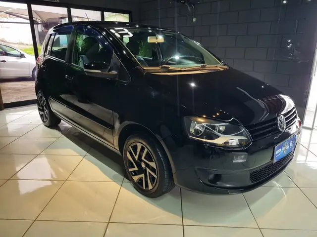 Carro Volkswagen Fox 2013 1.0 TEC (Flex) 4p