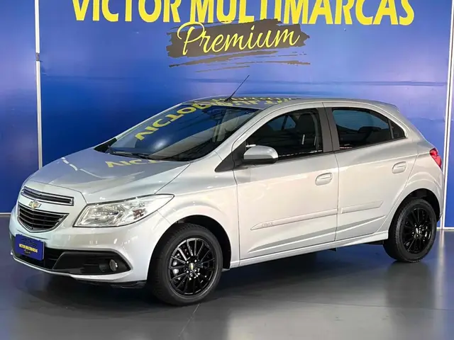 Carro Chevrolet Onix 2014 1.0 LT SPE/4