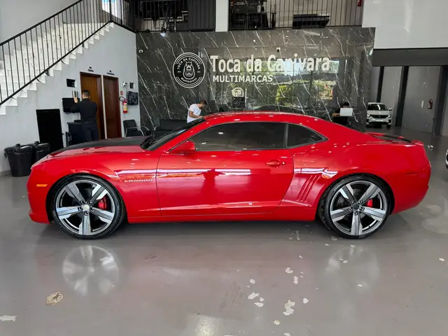 Carro Chevrolet Camaro 2011 SS 6.2