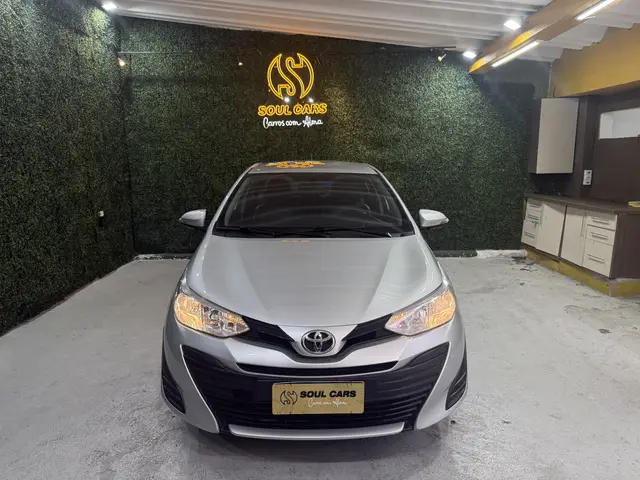 Carro Toyota Yaris Sedan 2021 1.5 XL Live (Flex)