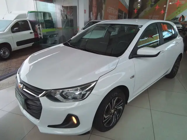 Carro Chevrolet Onix Plus 2025 LT 1.0
