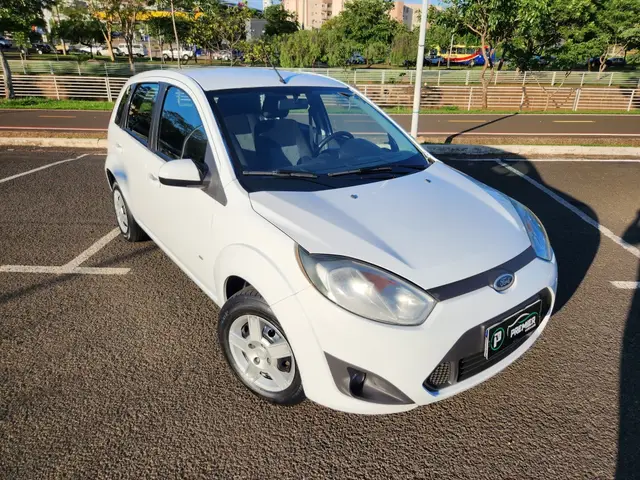 Carro Ford Fiesta Hatch 2014 SE Rocam 1.6 (Flex)