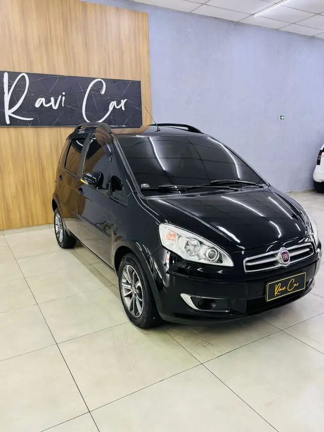 Carro Fiat Idea 2015 Attractive 1.4 8V (Flex)