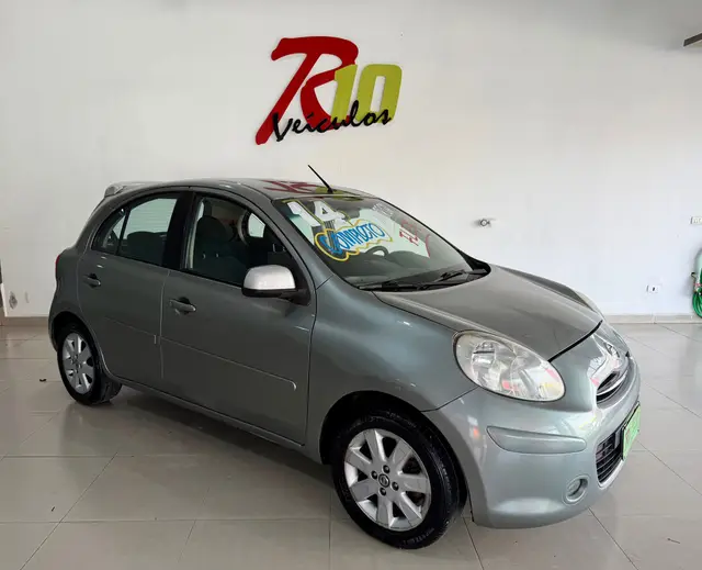 Carro Nissan March 2014 1.6 16V SR (Flex)