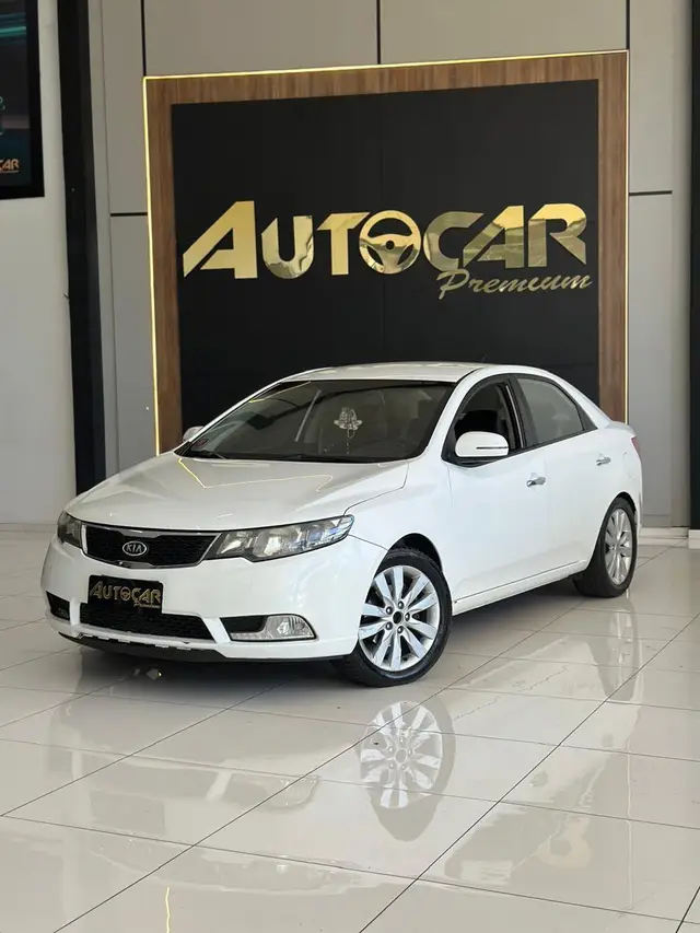Carro Kia Cerato 2013 1.6 16V (Aut)