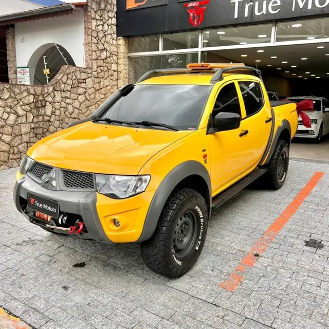 Carro Mitsubishi L200 Triton 2014 3.2 Di-D 4x4 GLX