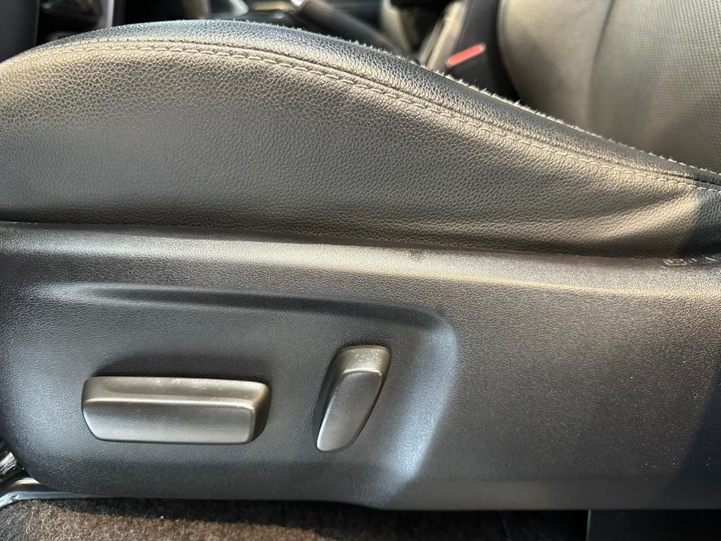 SW4 SRX 2.8 Turbodiesel 4x4 (Aut.) (7 Lugares)13