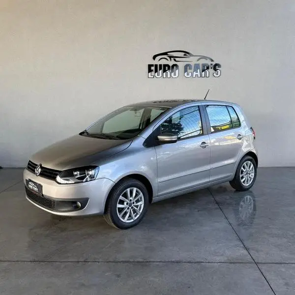 Carro Volkswagen Fox 2014 1.0 TEC (Flex) 4p