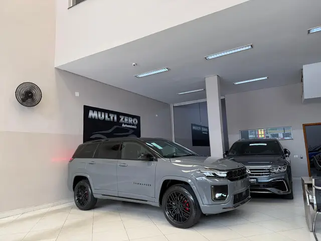 Carro Jeep Commander 2026 Blackhawk 2.0 Hurricane