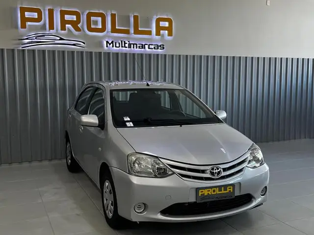 Carro Toyota Etios 2013 1.3 (Flex)
