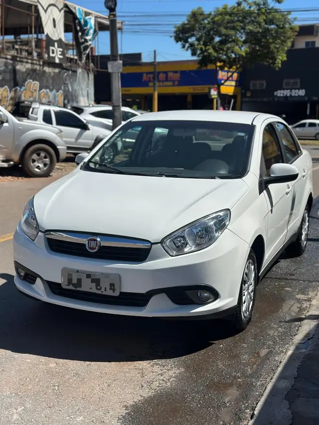 Carro Fiat Grand Siena 2013 Evo Attractive 1.4 8V (Flex)