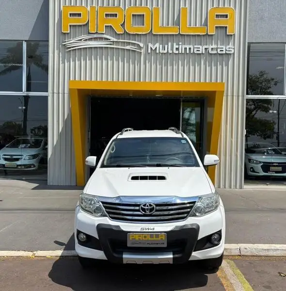 Carro Toyota Hilux SW4 2012 SR 4x2 2.7/ 2.7 Flex 16V Aut.