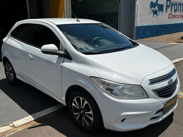 Carro Chevrolet Onix 2015 1.0 LT SPE/4