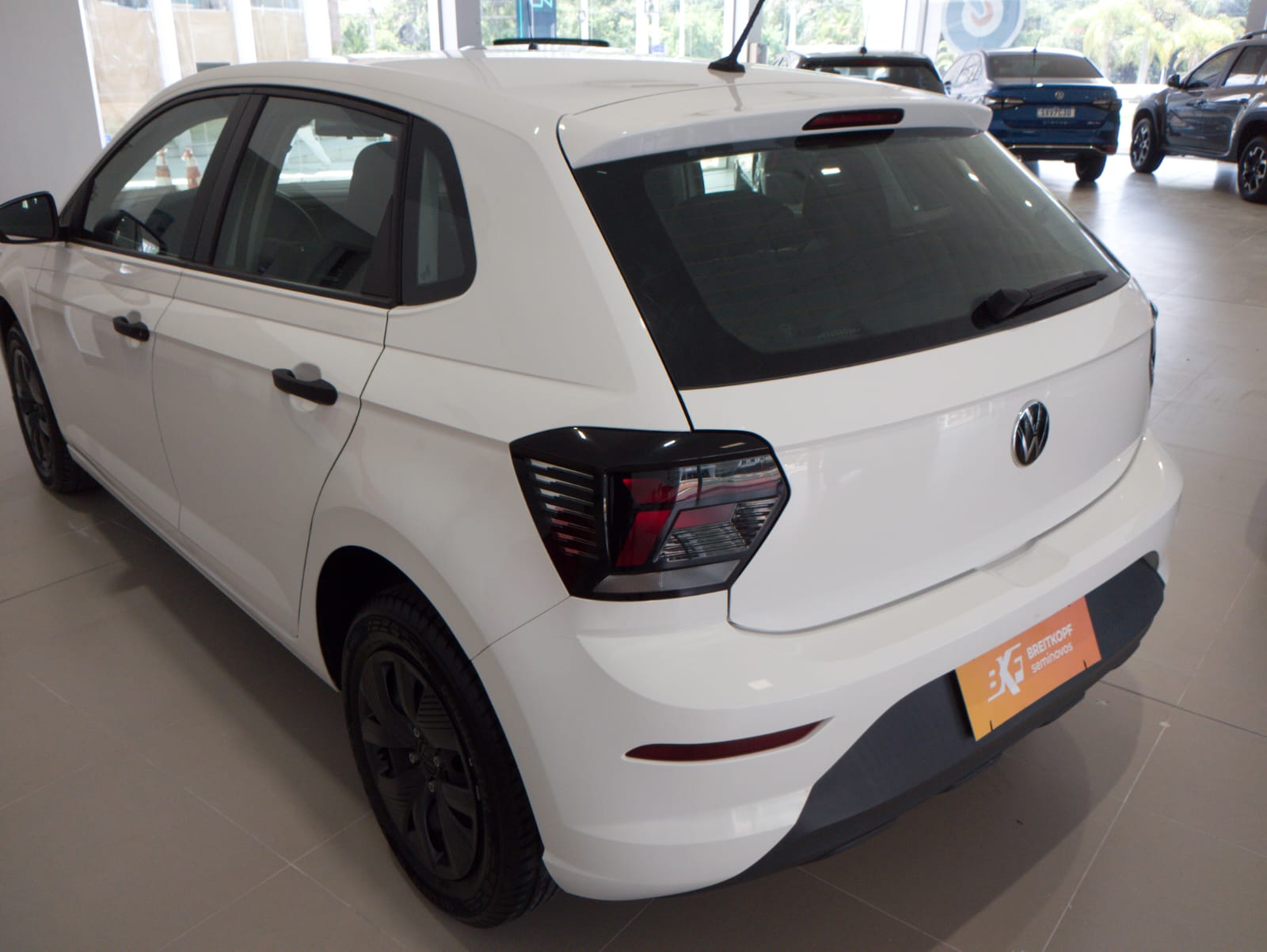 vw - volkswagen polo track 1.0 flex 12v 5p