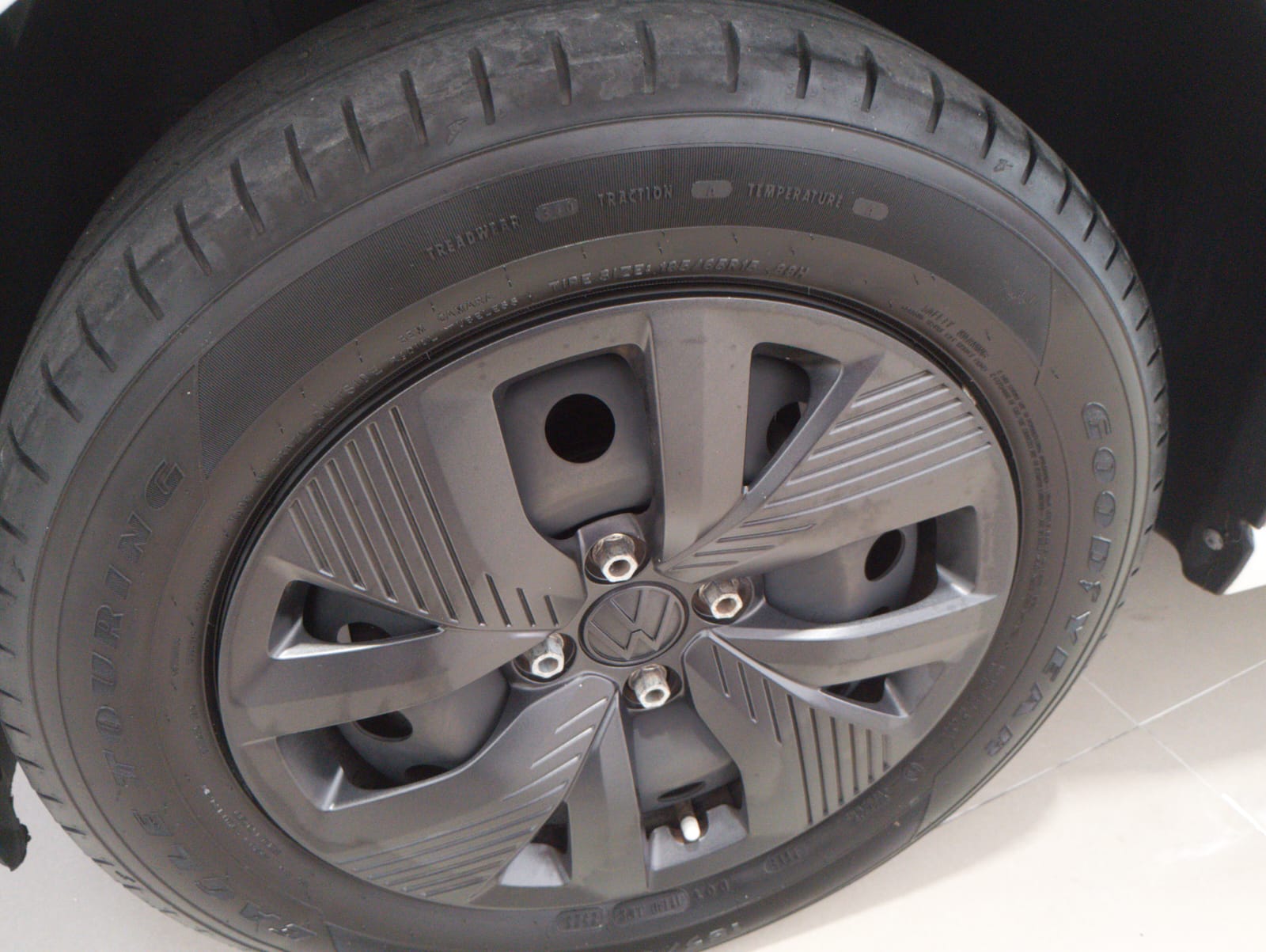 vw - volkswagen polo track 1.0 flex 12v 5p